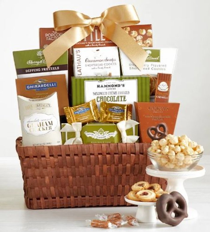 Deluxe Balsam Gourmet Basket